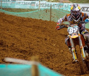 开云体育下载-冰与火之歌，拉文烈焰独舞，上海铁壁锁骄阳