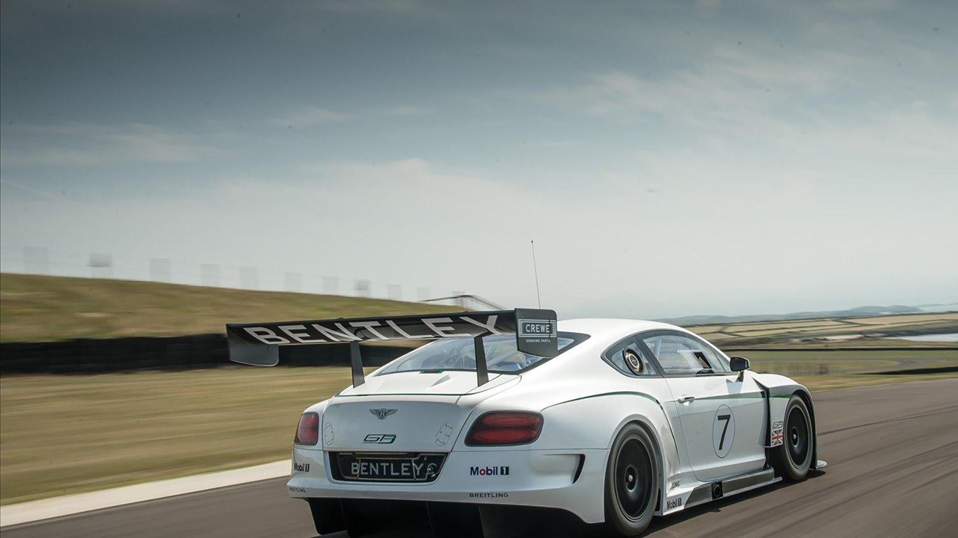 跨越时空的王者时刻,上海队斩落魔术,詹姆斯西甲德比接管比赛