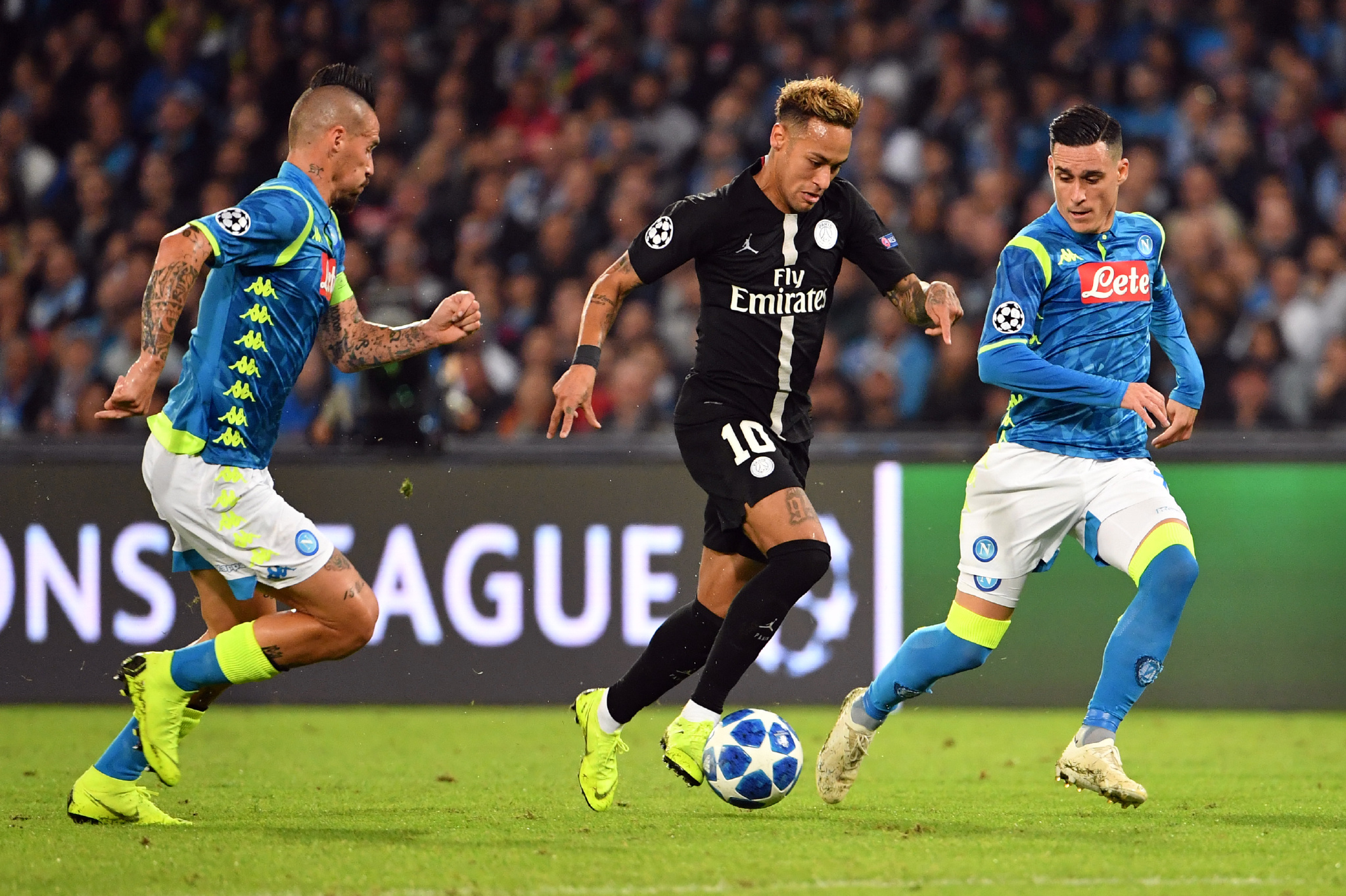 那不勒斯血洗瑞典,科曼一己之力扛起全队 那不勒斯血洗瑞典,科曼一己之力扛起全队